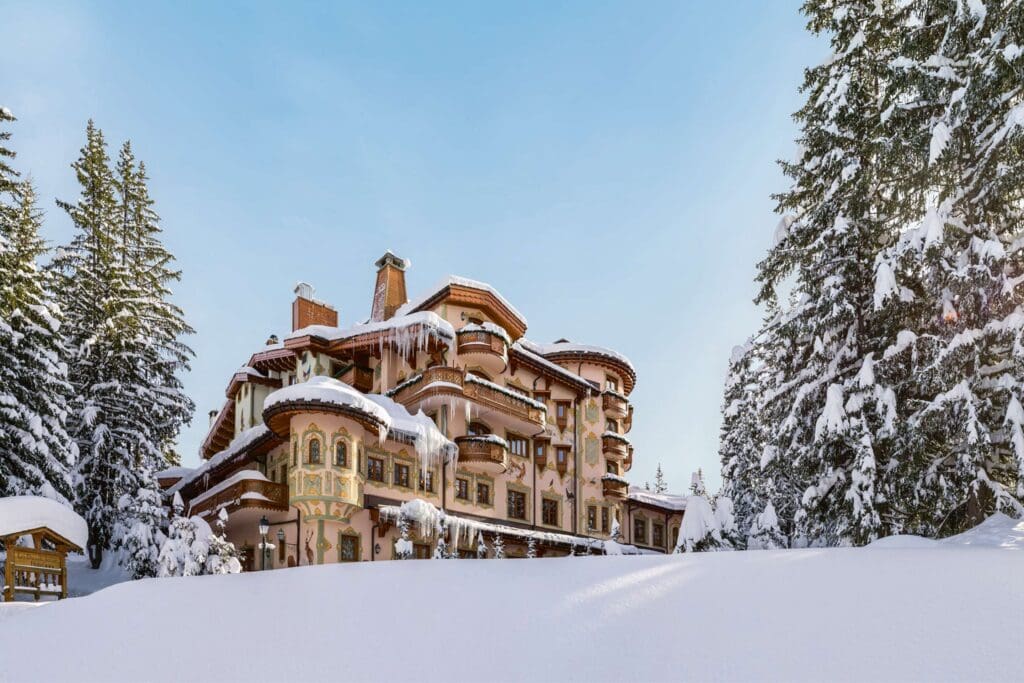 The ski hotel Airelles Courchevel, Les Airelles, participates in Virtuoso and is located in Courchevel, France.